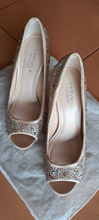 Sapatos cerimónia marca "Caravela"