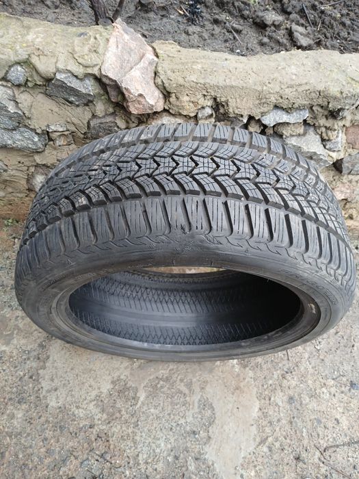 Продам зимние шины размер : 225/45/17 -дюймов
