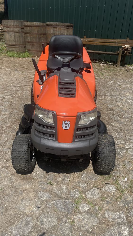 HUSQVARNA CTH 191 Tractor corta relva 19cv com cesto recolha 250lts
