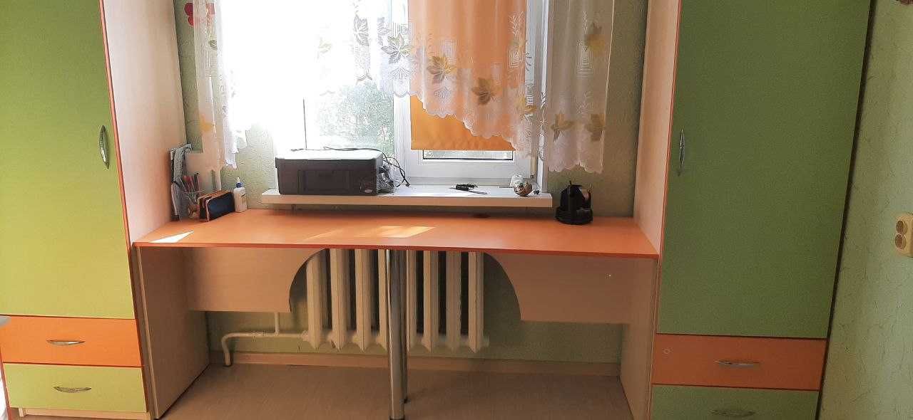 Продам комплект детской мебели