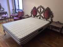 Mobilia de quarto antiga em ferro