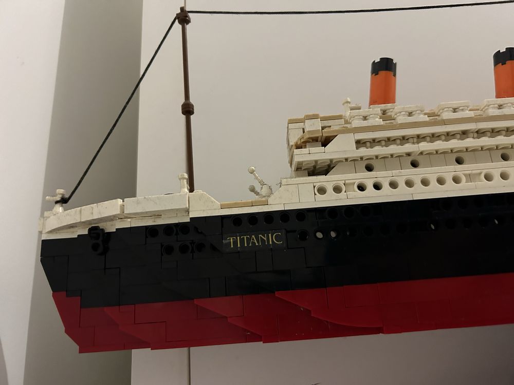 Lego titanic ótimo estado