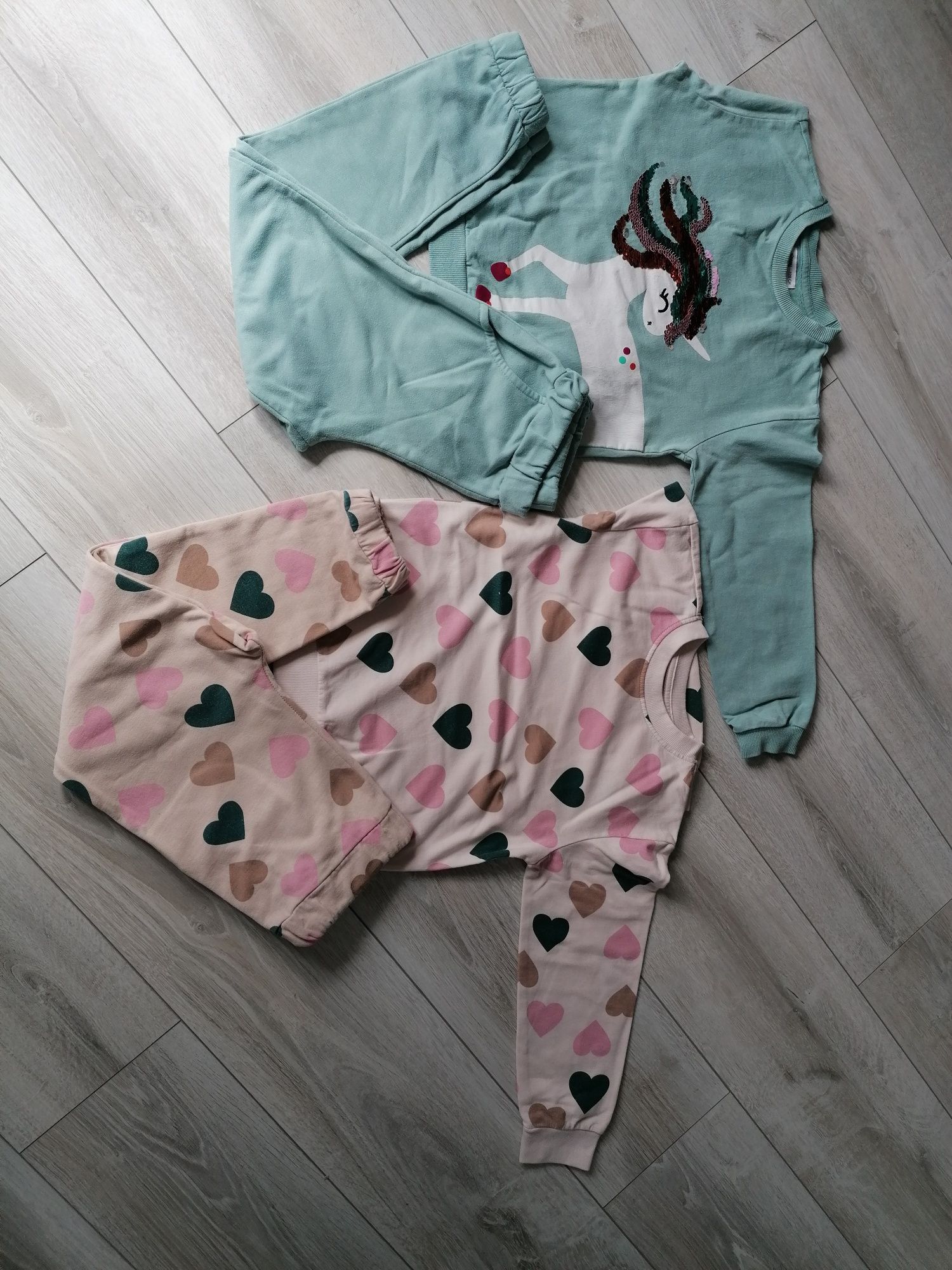 Zestaw dresowy roz 128