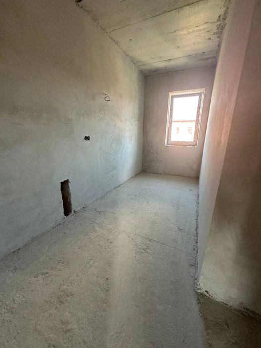 Продаж котеджу в Зимній Воді 3,6 сот ПІДВАЛ. Газ, Розведена електрика