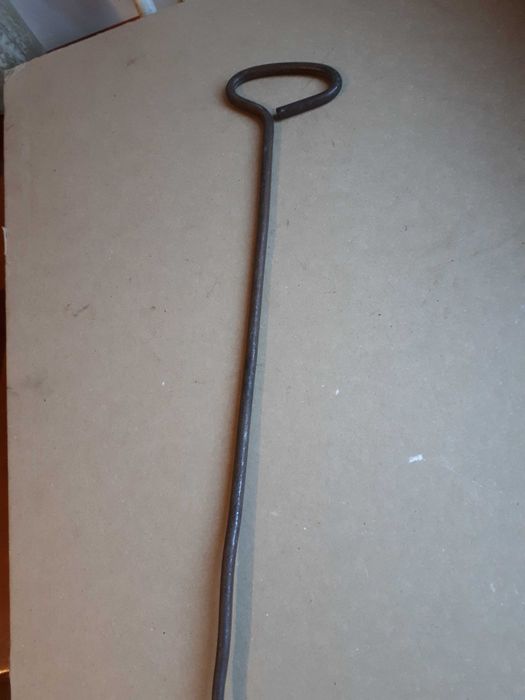 Wycior szpikulec szpic z rączką do wbijania w ziemię  ostry pręt