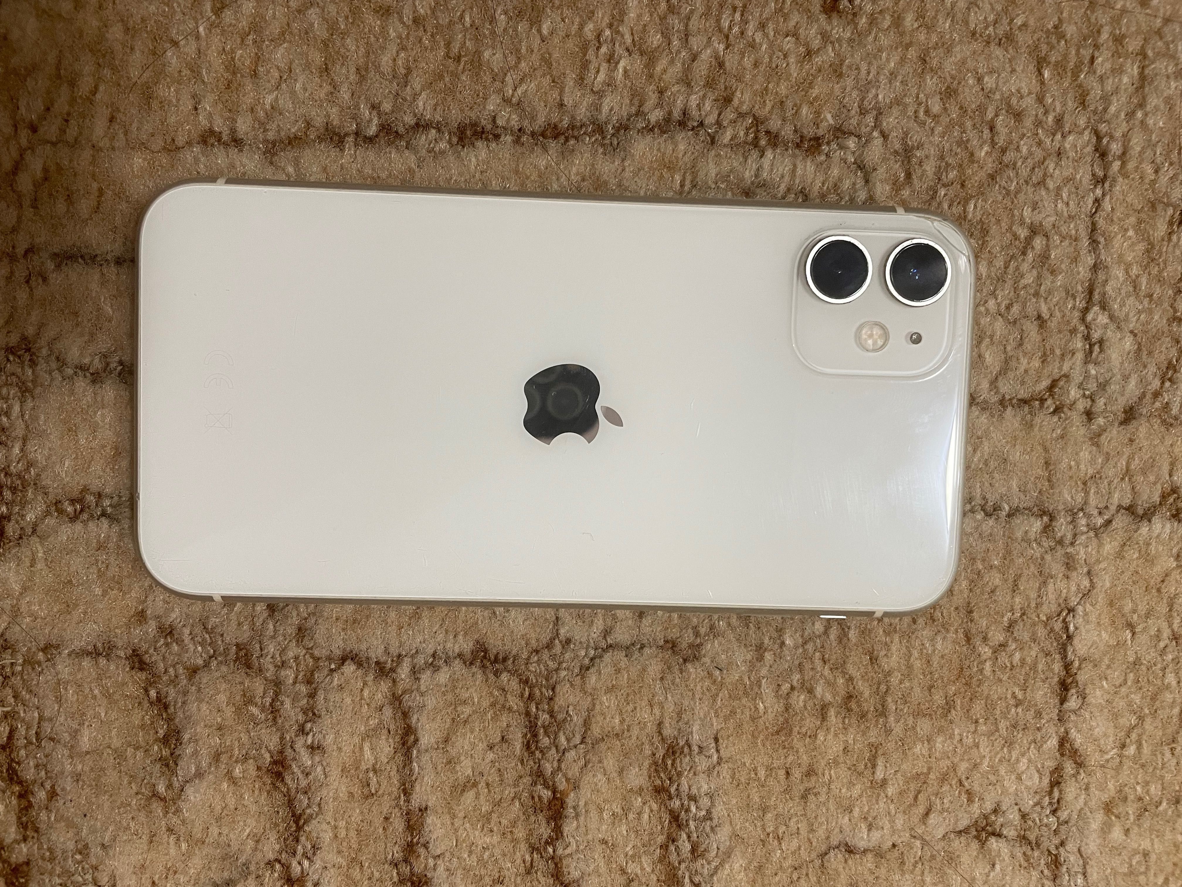 Продам iPhone 11