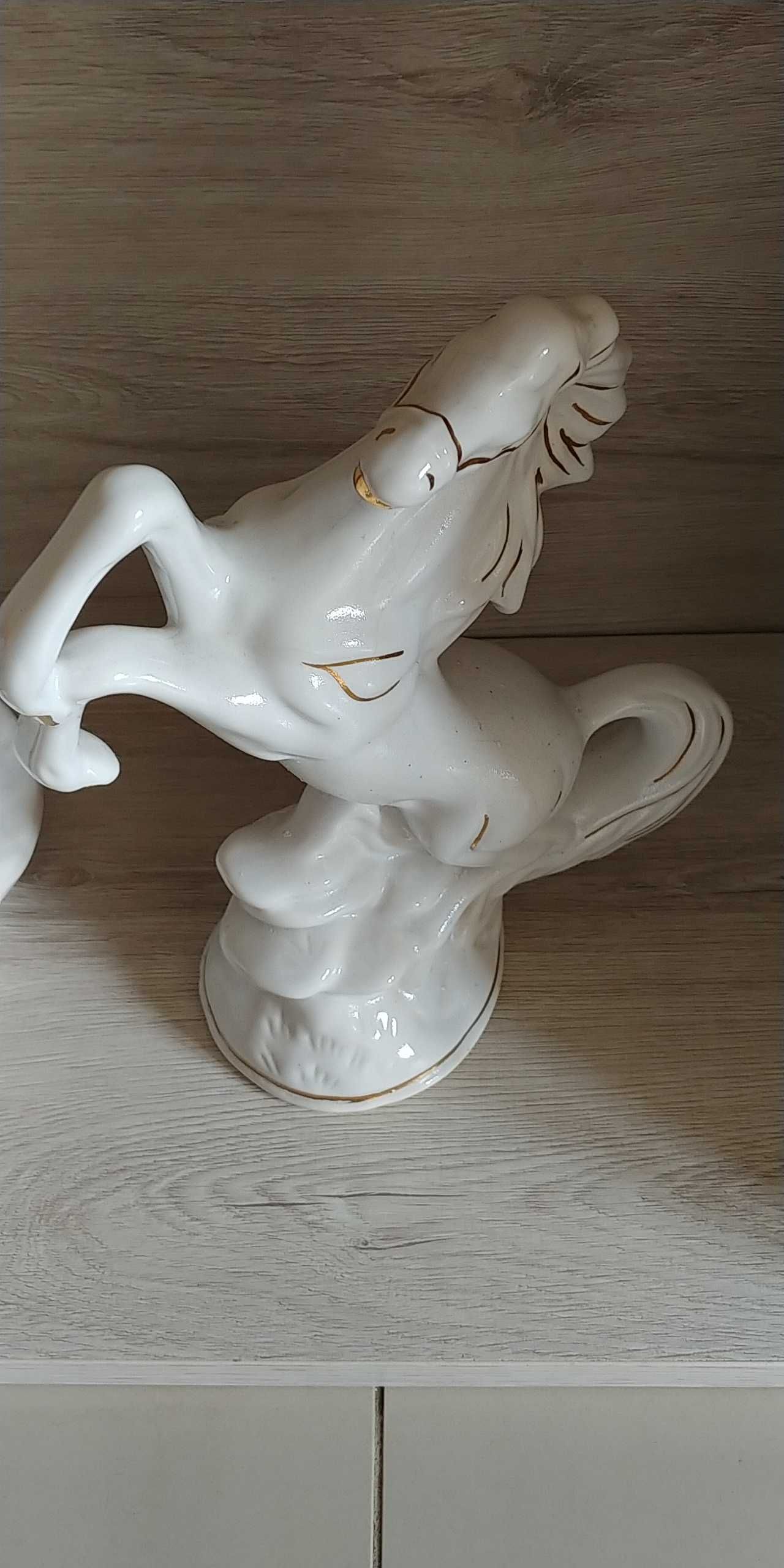 Porcelanowe konie