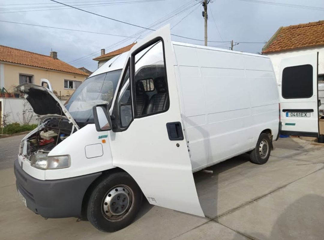Fiat Ducato 2.5D 1995 – Robusta e Fiável, Pronta para Trabalhar!