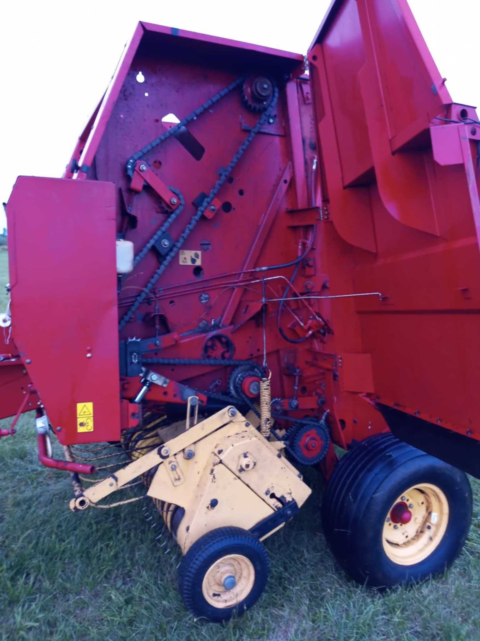 Prasa new holland 644