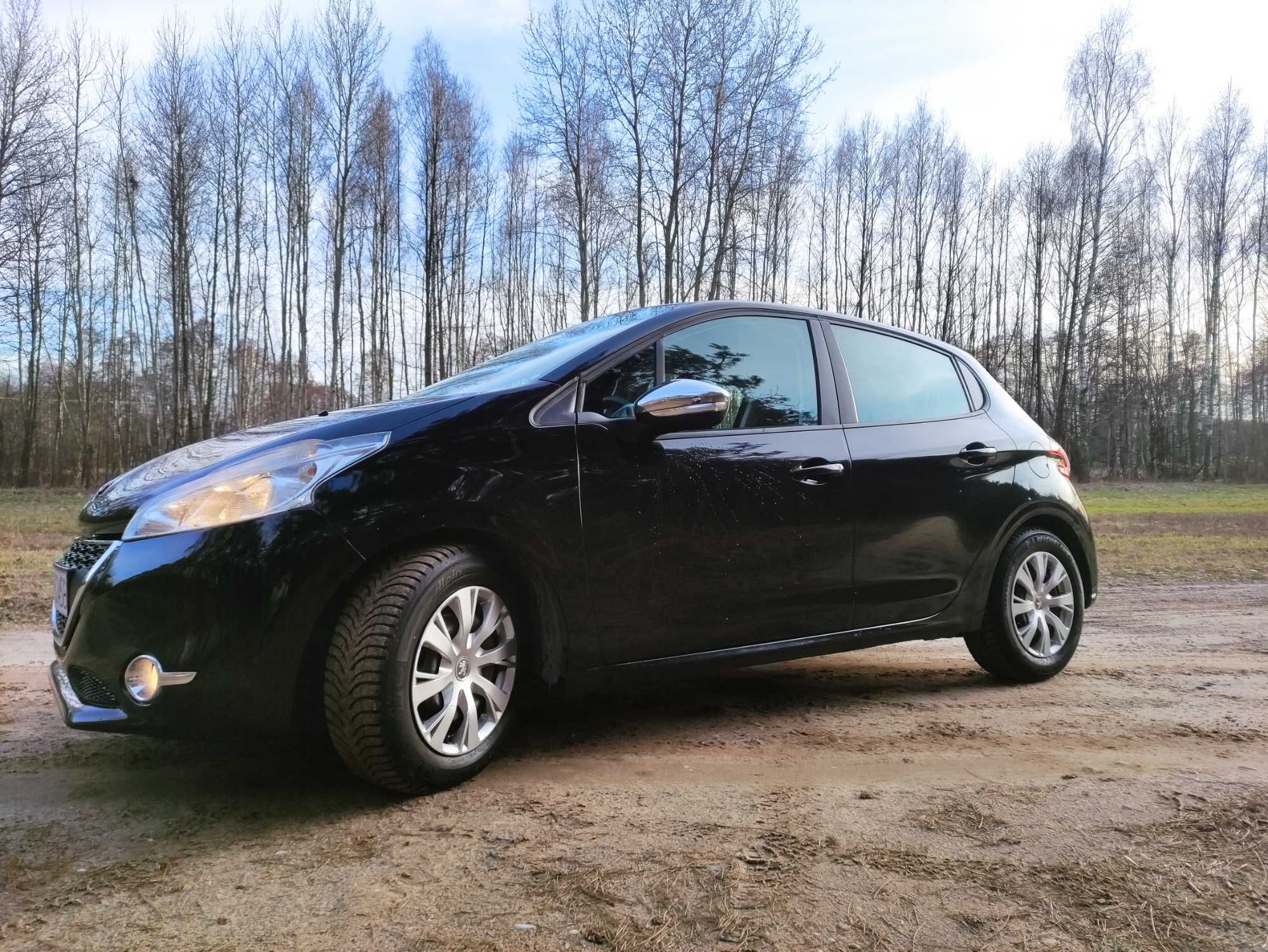 SPRZEDAM LUB ZAMIENIE Peugeot 208 Piękny Czarny 1.6 eHDI W super stani