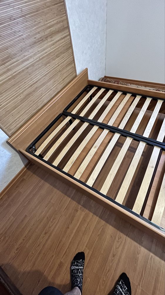 Продам двухспальную кровать