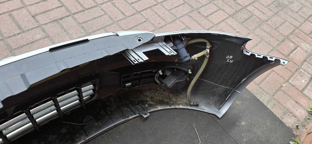 AUDI A3 8P Zderzak Przód Przedni Spryskiwacze