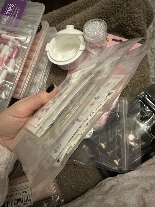 Продаю микс набор для маникюра — всё новое или почти новое!