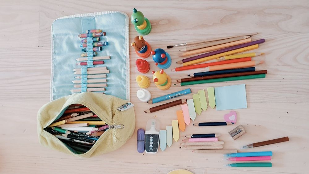 Piórnik z wyposażeniem