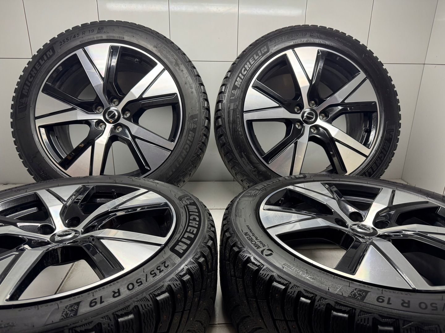 Kola Felgi 19 Volvo Zima R Design XC40 XC60 Oem V60