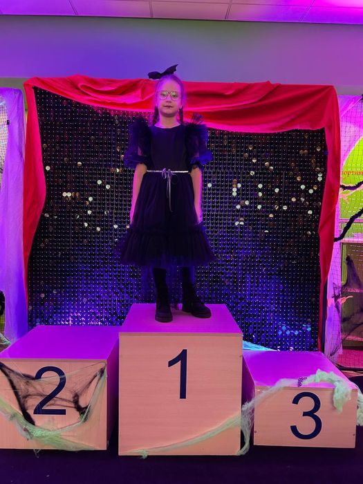 Аренда сукні в стилі Венздей на зріст 128-140 см.