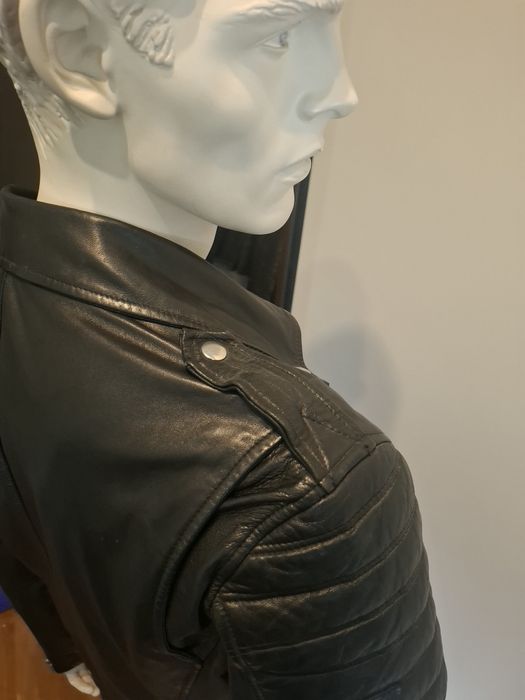 Blusão em pele tamanho L alta qualidade