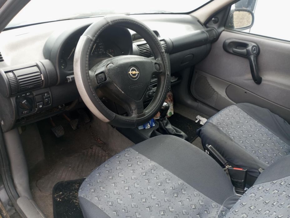 Opel Corsa 1.5 gasóleo ano 2000 so peças