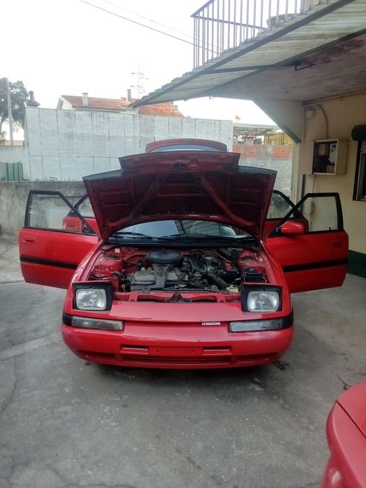 Carros Mazda 323 f para venda completos ou peças  estado irrepreensíve