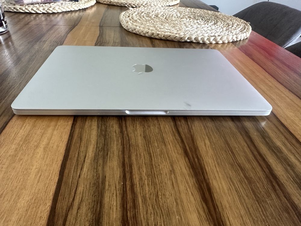 Macbook Pro 13 i5/16/256gb Silver Zadbany