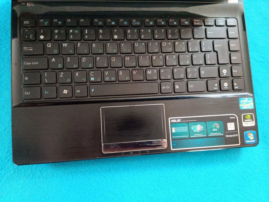 ноутбук Asus 4-х ядерный процессор Intel, 8 Гб оперативки и новый SSD