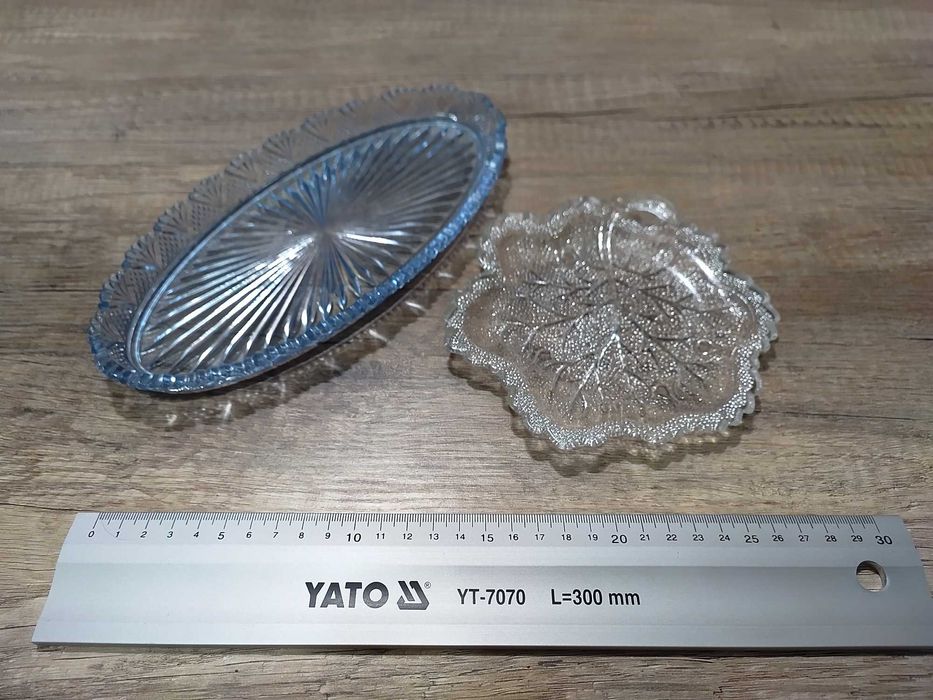 Stare szkło - dwie patery.