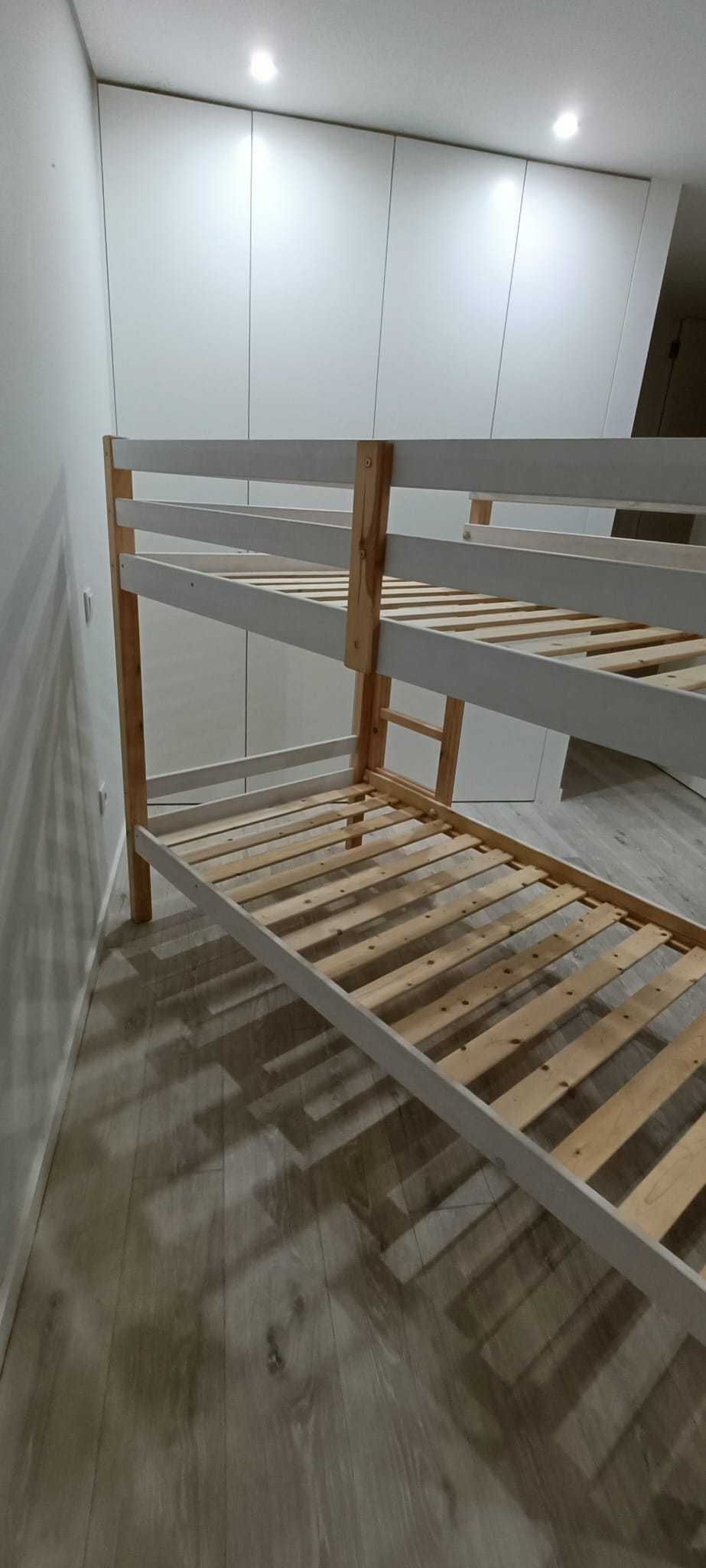 Beliche JUMPER 8K 90x190 cm em pinho – branco e natural – Conforama