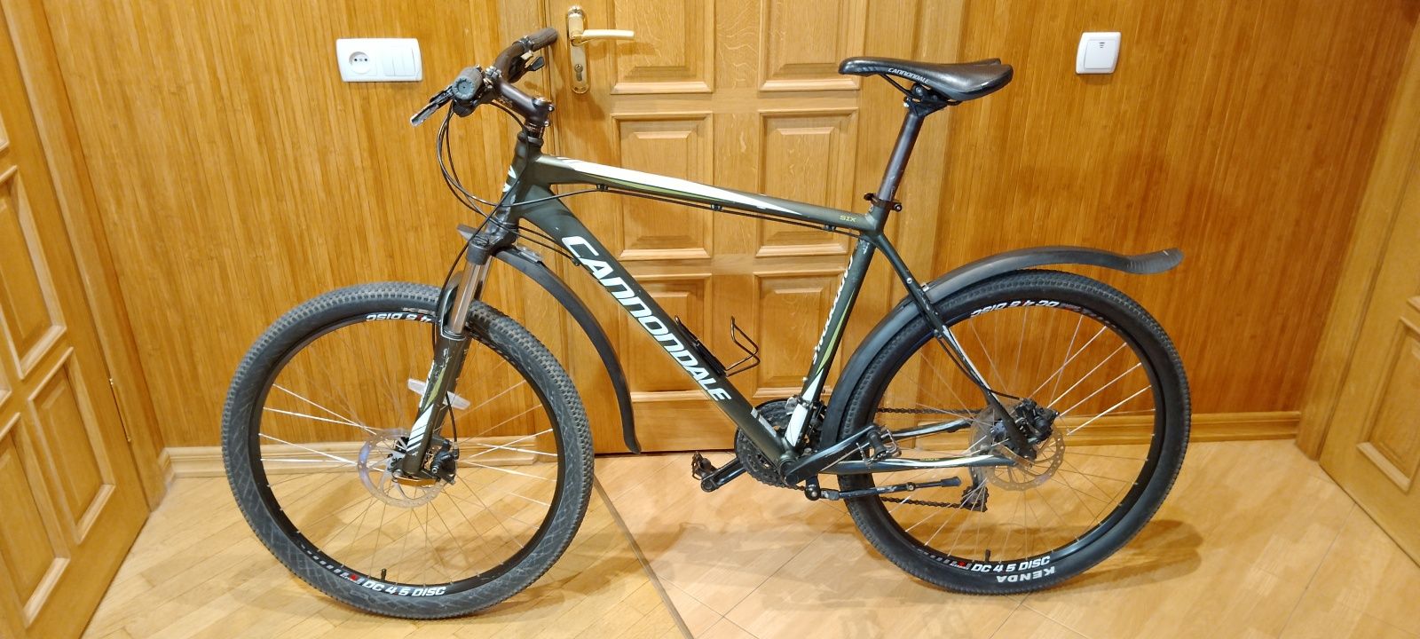 Продам велосипед CANNONDALE TRAIL 6