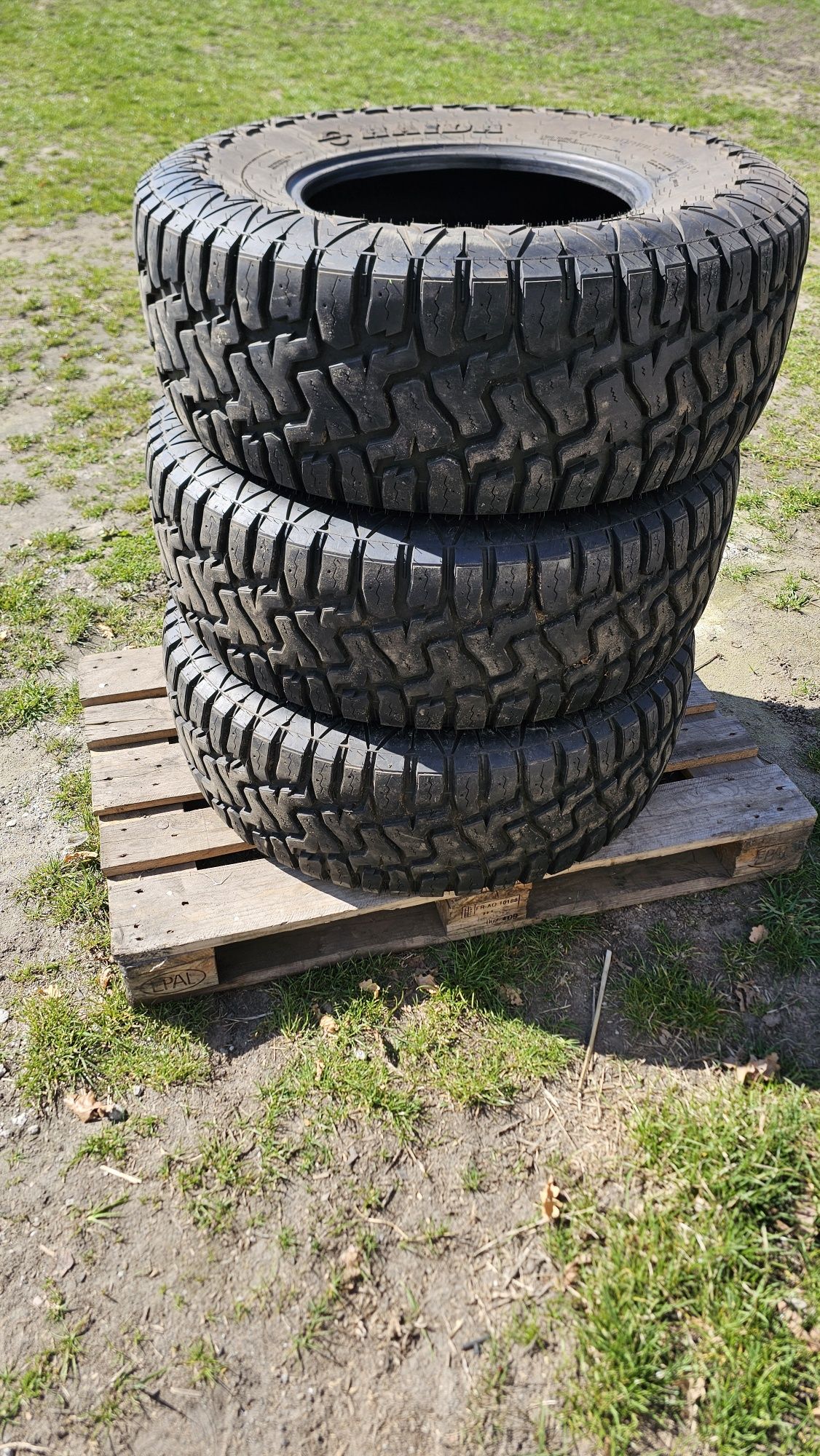 37x13.5x18 Opony MT