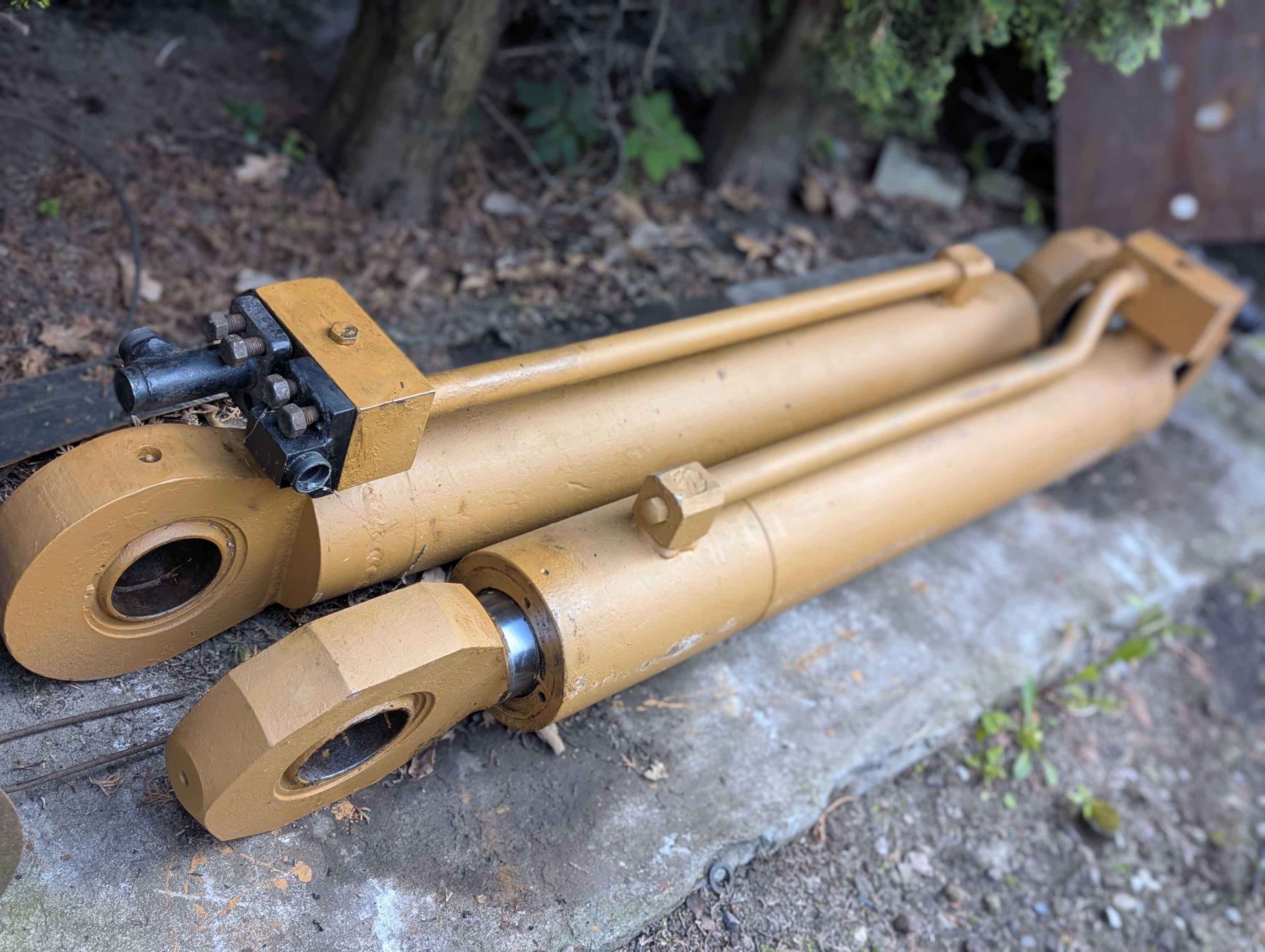 Siłownik hydrauliczny nowy od koparki "Waryński"