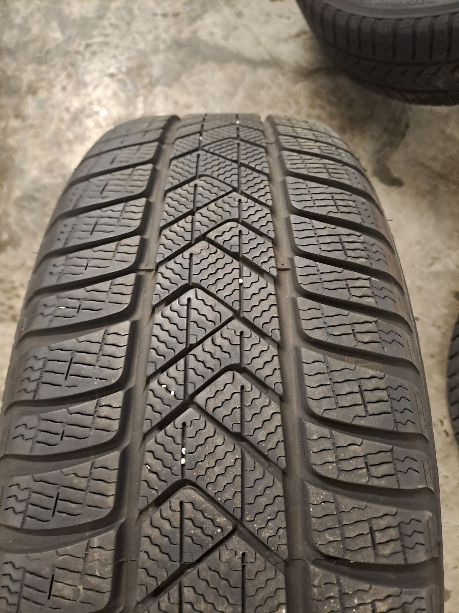 Opony zimowe 225/55/18 Pirelli sottozero 3 2021r