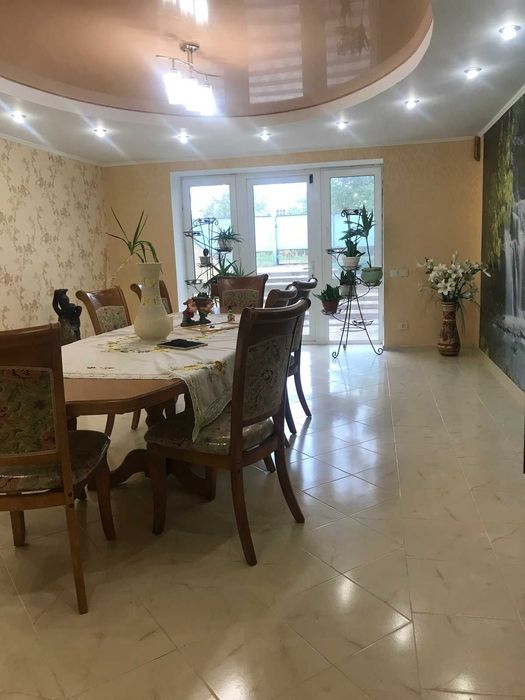 Продам будинок м.Глобино