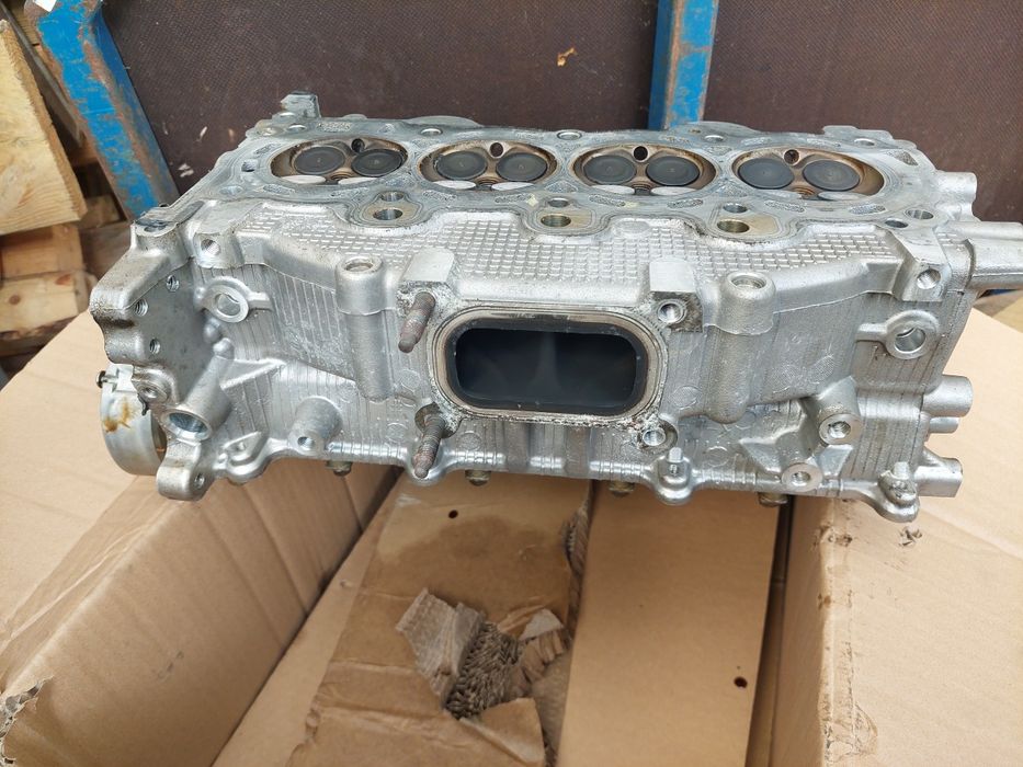 Kia Hyundai głowica z wałkami Z70H0-03D00