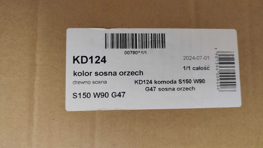 Piękna drewniana komoda sosnowa w kolorze orzechowym