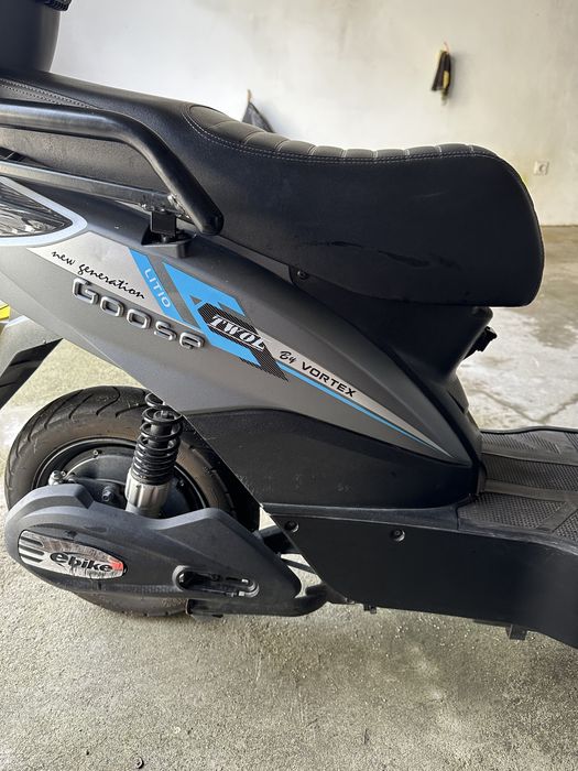 Moto eletroca com documento