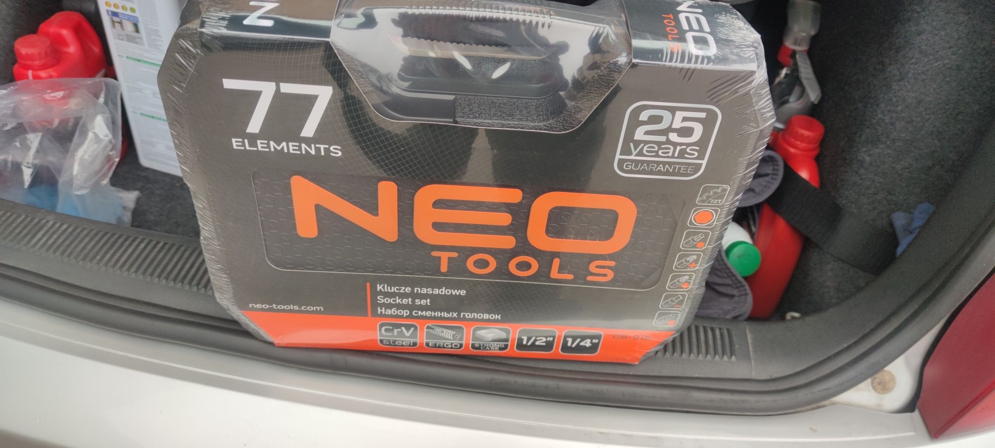 Zestaw kluczy Neo tools 77