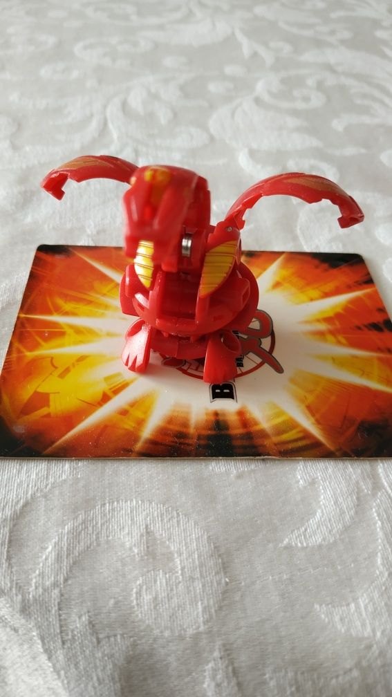 Bakugan Cyborg Helios B2 z kartą magnetyczną