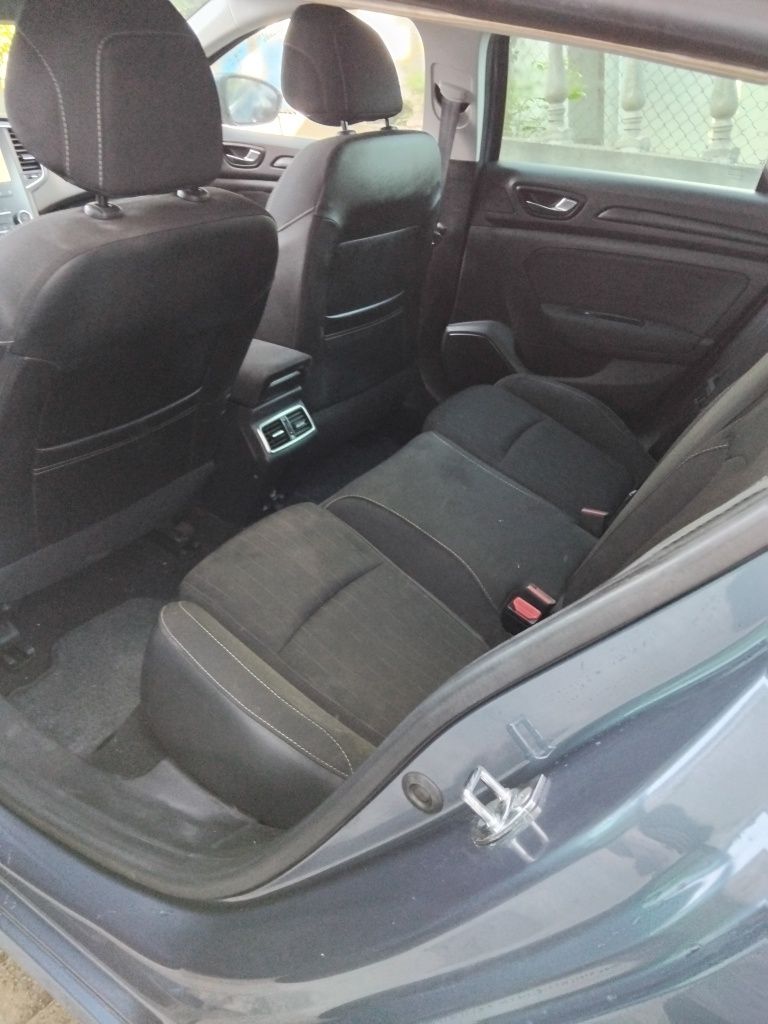 vendo Renault megane IV 1.5 DCI BOSE EDITION 2018  28 mil km  salvado