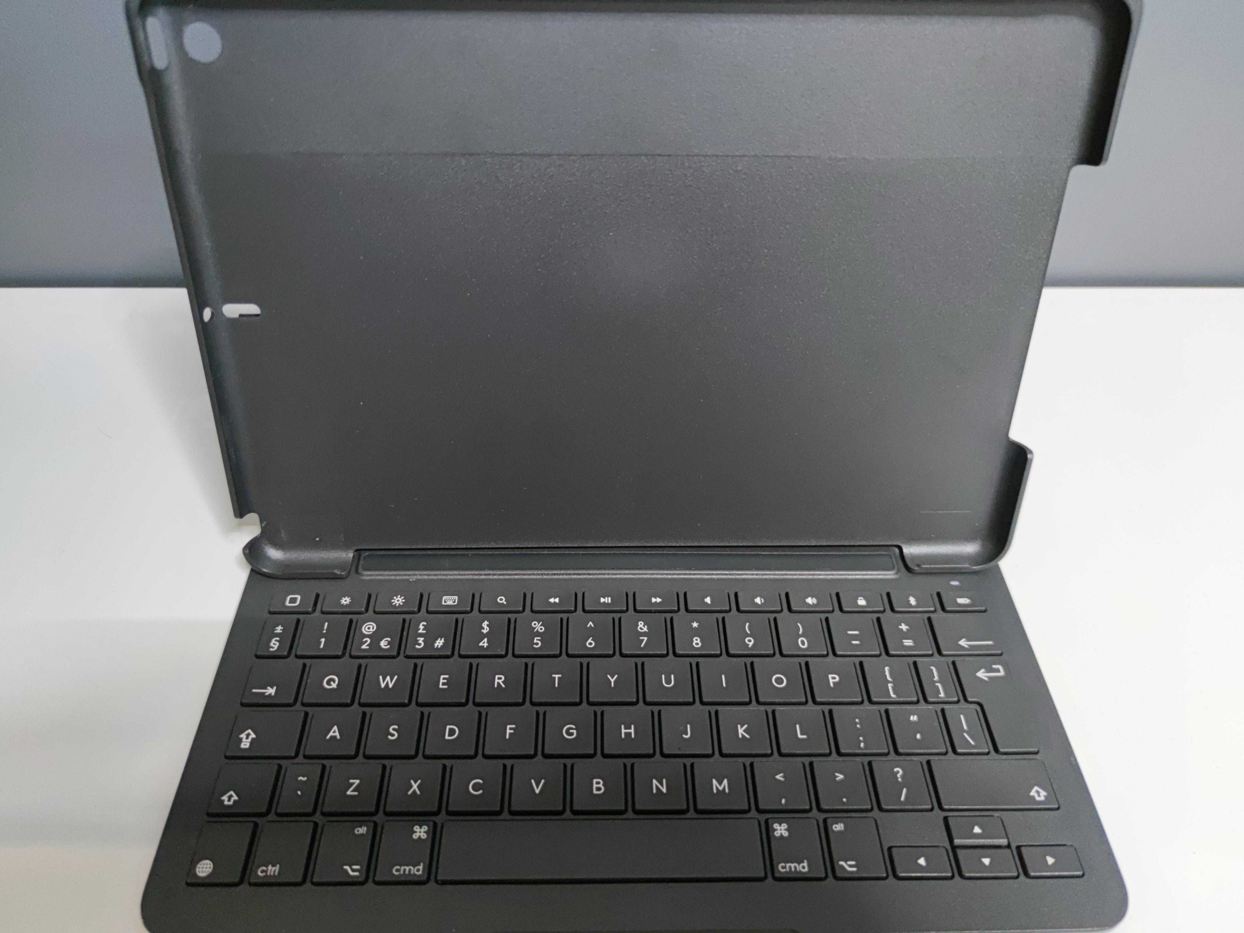 Logitech Slim Folio do iPada 7., 8. i 9. generacji - Etui z klawiaturą