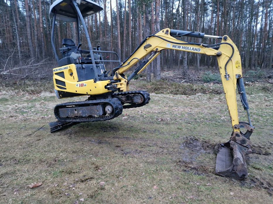 Minikoparka New Holland E18B, 2012, 4 łyżki, 2700 mtg, stan bdb