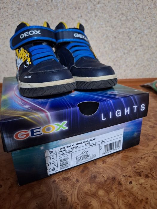 Buty dziecięce Geox.