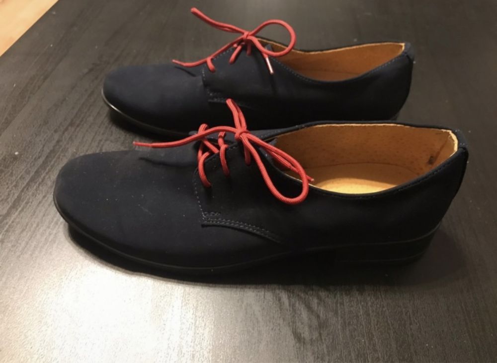 Granatowe buty chłopięce, rozmiar 32