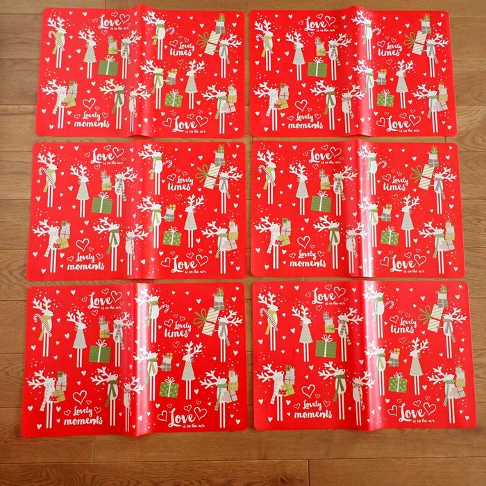 Sześć podkładek z Reniferami na Boże Narodzenie