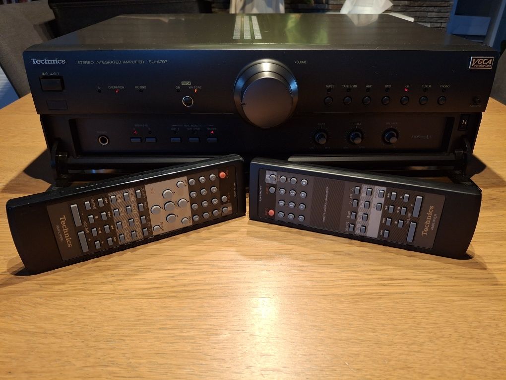 Technics wzmacniacz SU-A707 jak nowy, pilot,  karton.