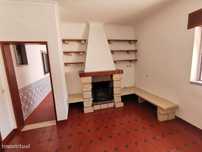Arrendo Apartamento T3+1 com grande terraço Almeirim