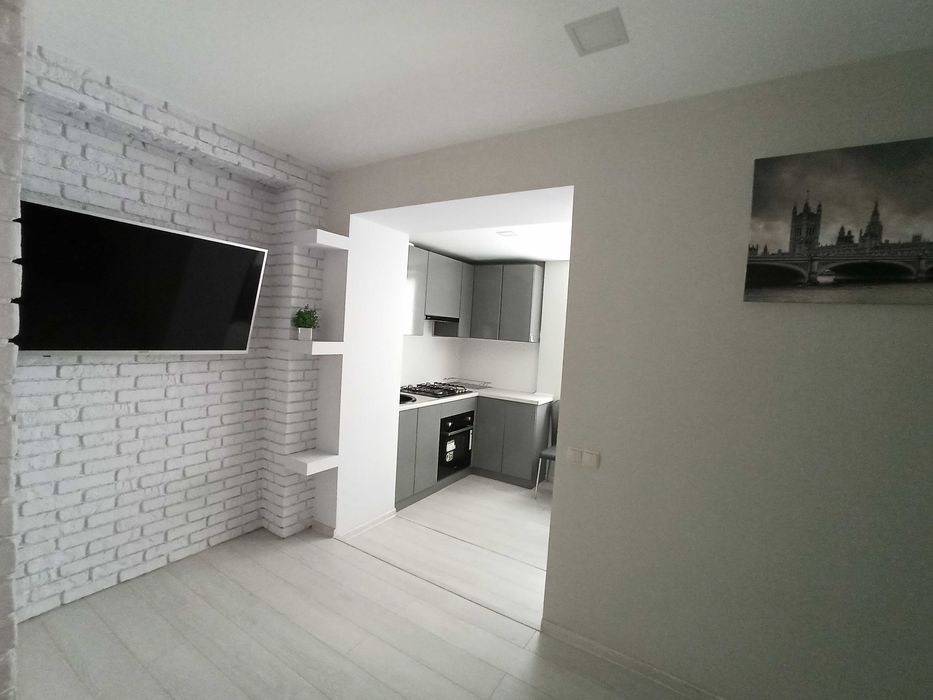 Продам квартиру в центрі міста, вул.Хлібна