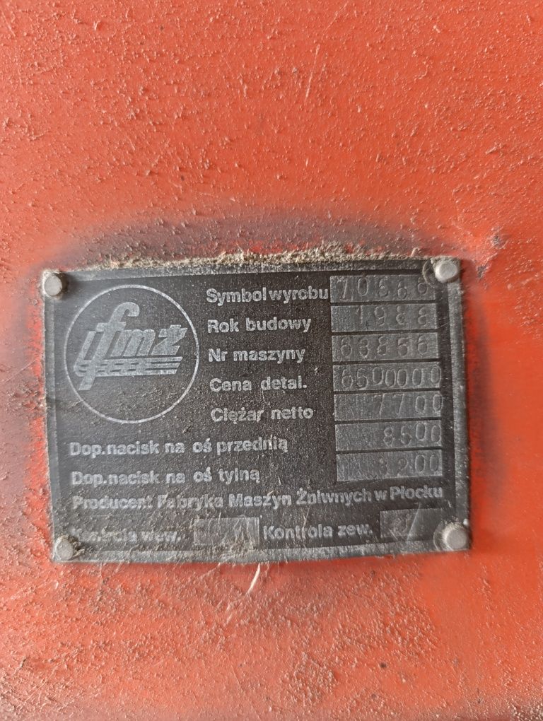 Kombajn zbożowy Bizon Z056