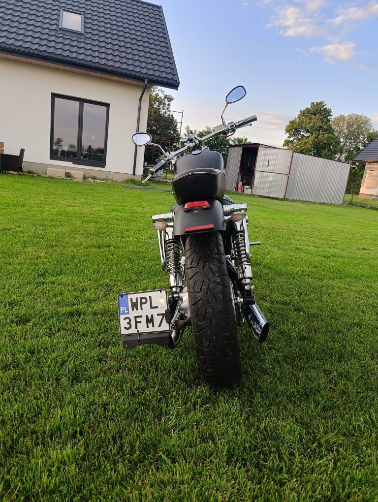 Suzuki Intruder vs 800 bobber.