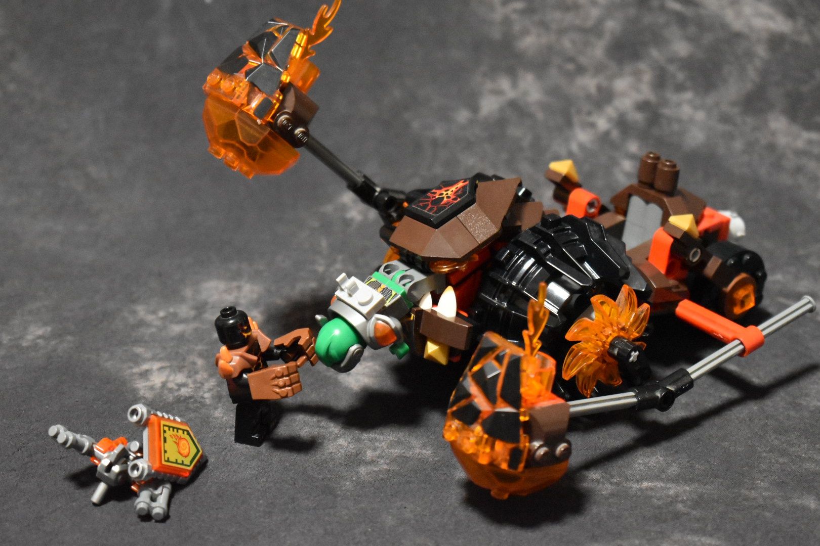 LEGO 70313 Moltor's Lava Smasher Nexo Knights