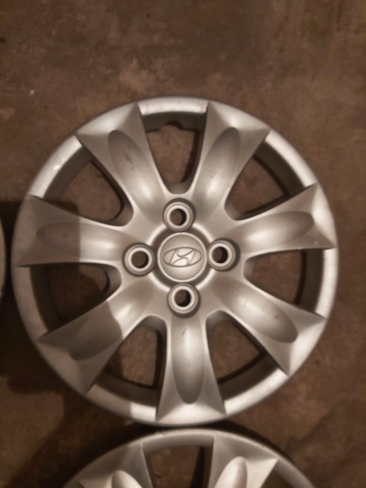 Oryginalne kołpaki Hyundai 14 cali.